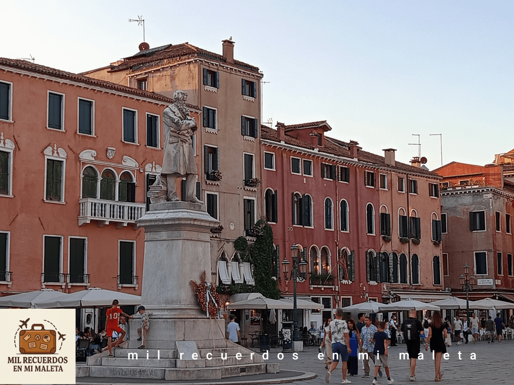 Campo di Santo Stefano, Venecia