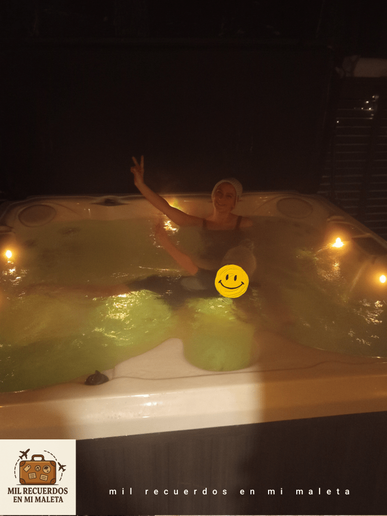 Pyhä Igloos, Pyhä Tunturi, Finlandia, jacuzzi en el exterior a -22 grados