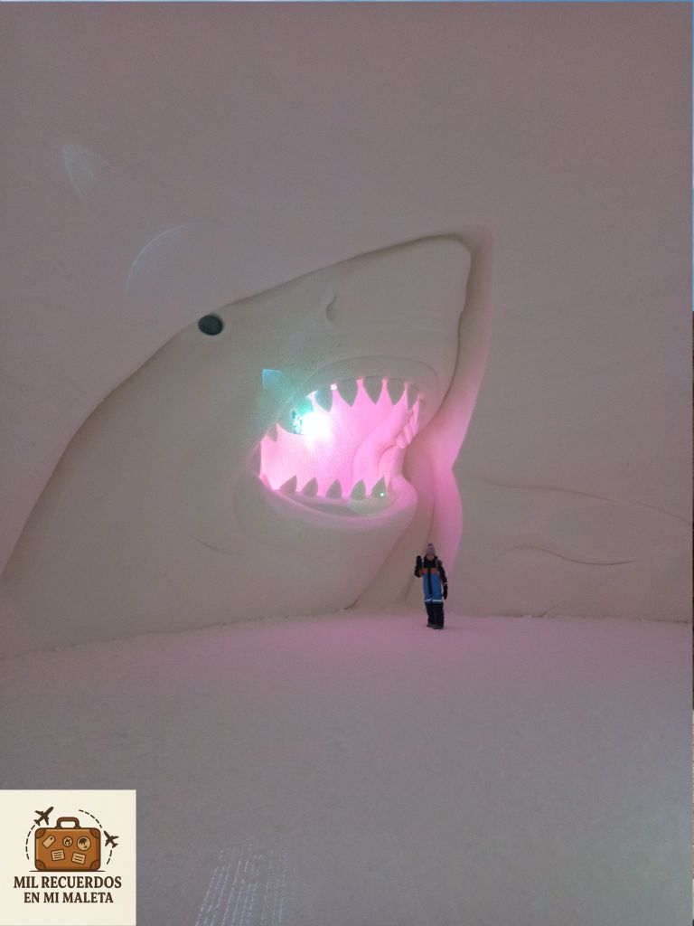 Ice Bar, SnowVillage, Finlandia